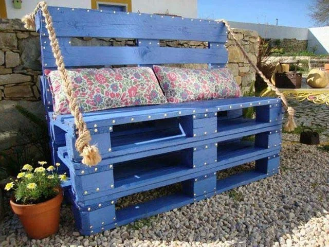 blue-bench-pallete