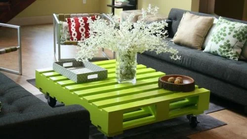 green-coffee-table-from-pallete