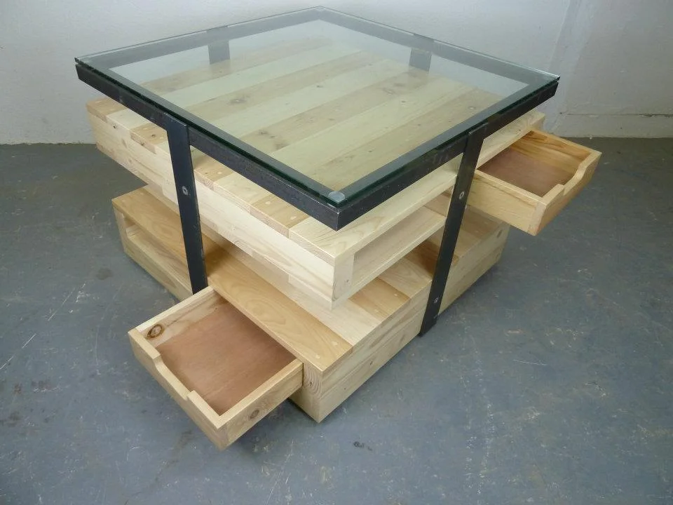 pallet-coffe-table-with-drawers