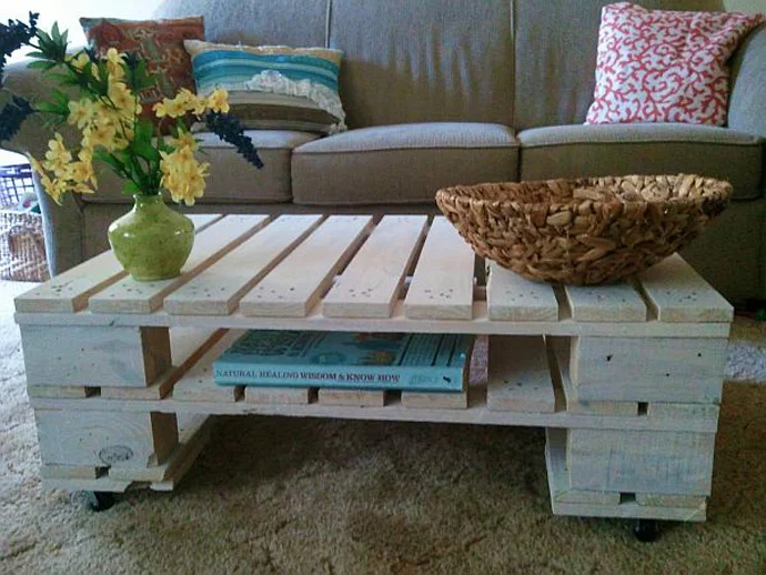 pallet-double-white-coffe-table