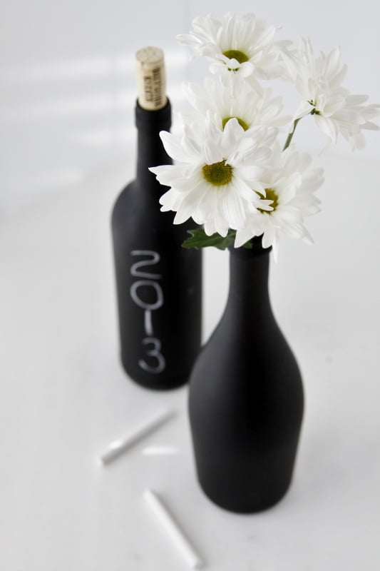 DIY-Chalkboard-Paint-Wine-Bottle