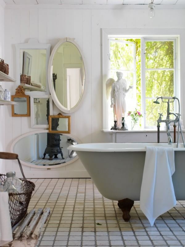 farmhouse-bathroom